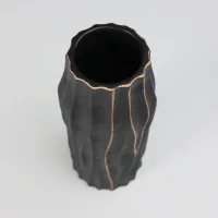Ваза керамическая WOOD, черный, 10,5*10,5*24см